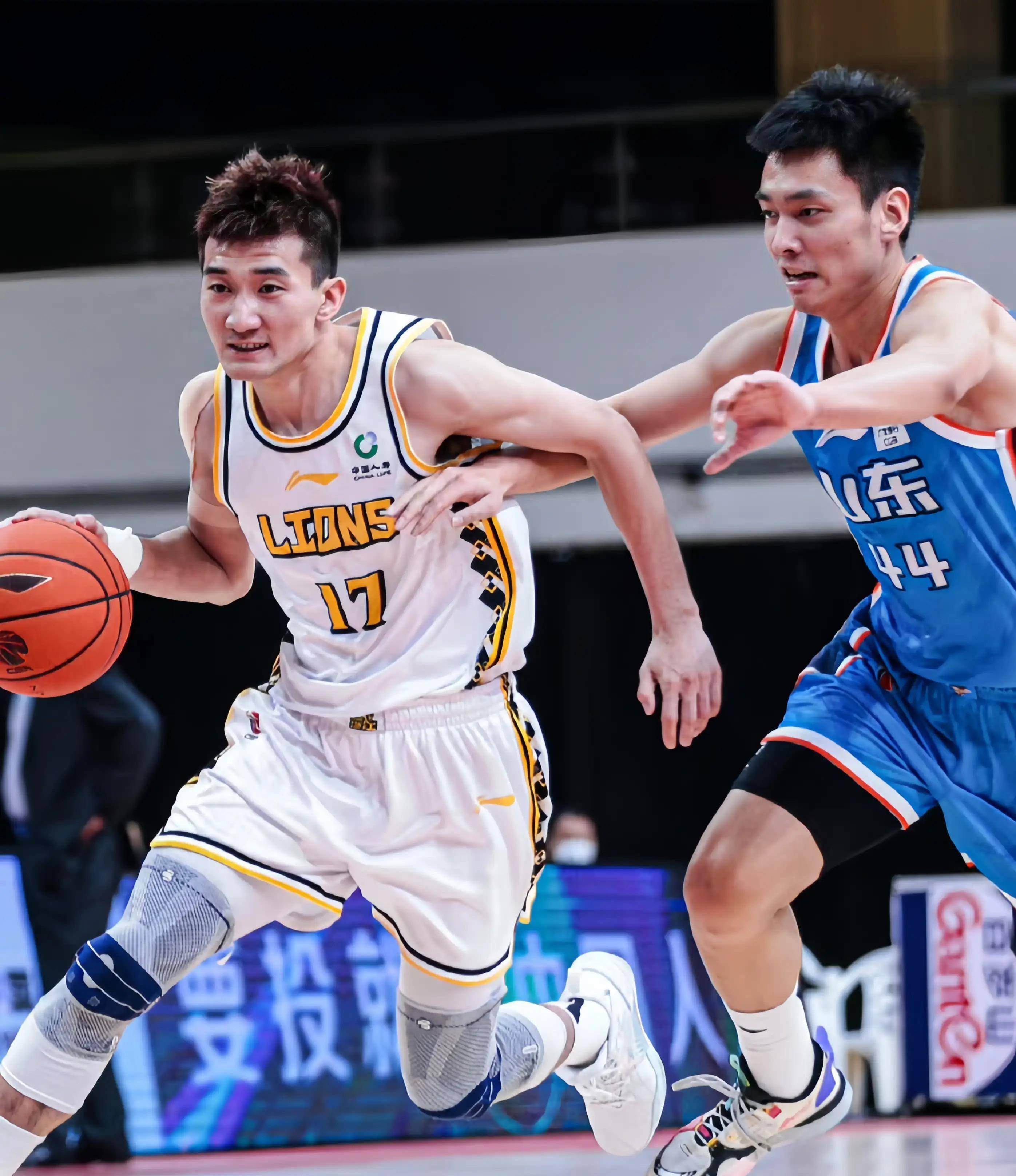 他逐渐成为 他逐渐成为