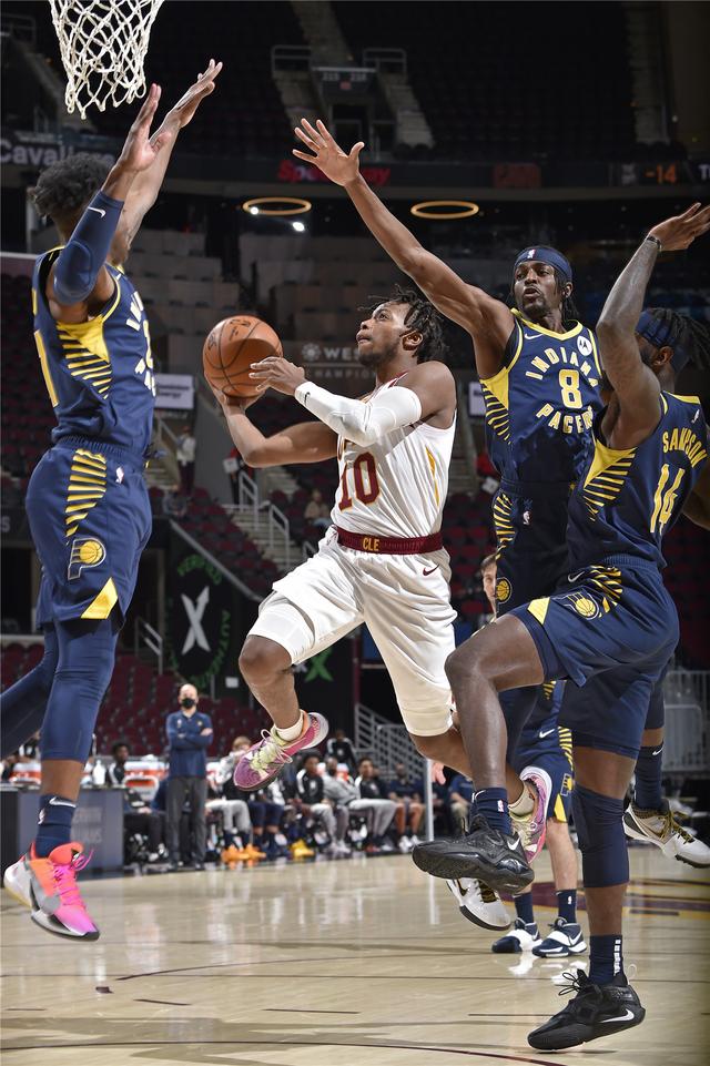 岛队的进攻 岛队的进攻